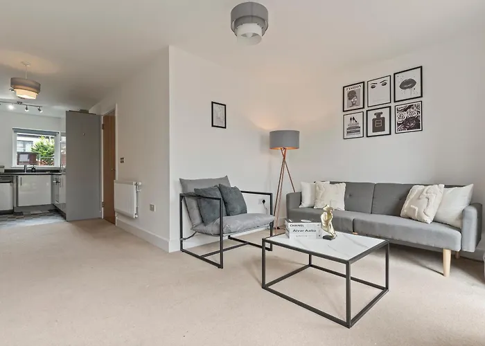Spacious And Comfy 3 Bedroom House In Birmingham City Centre