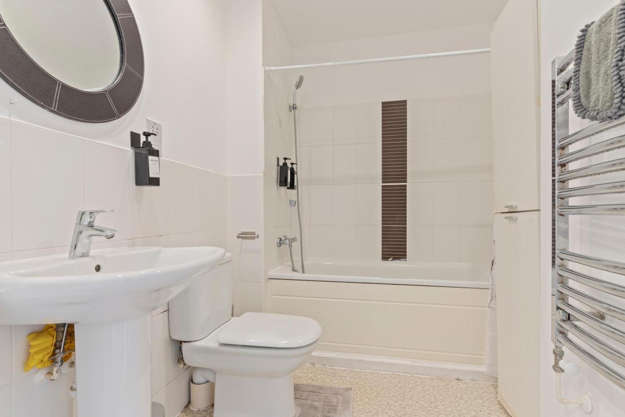 Spacious And Comfy 3 Bedroom House In Centre