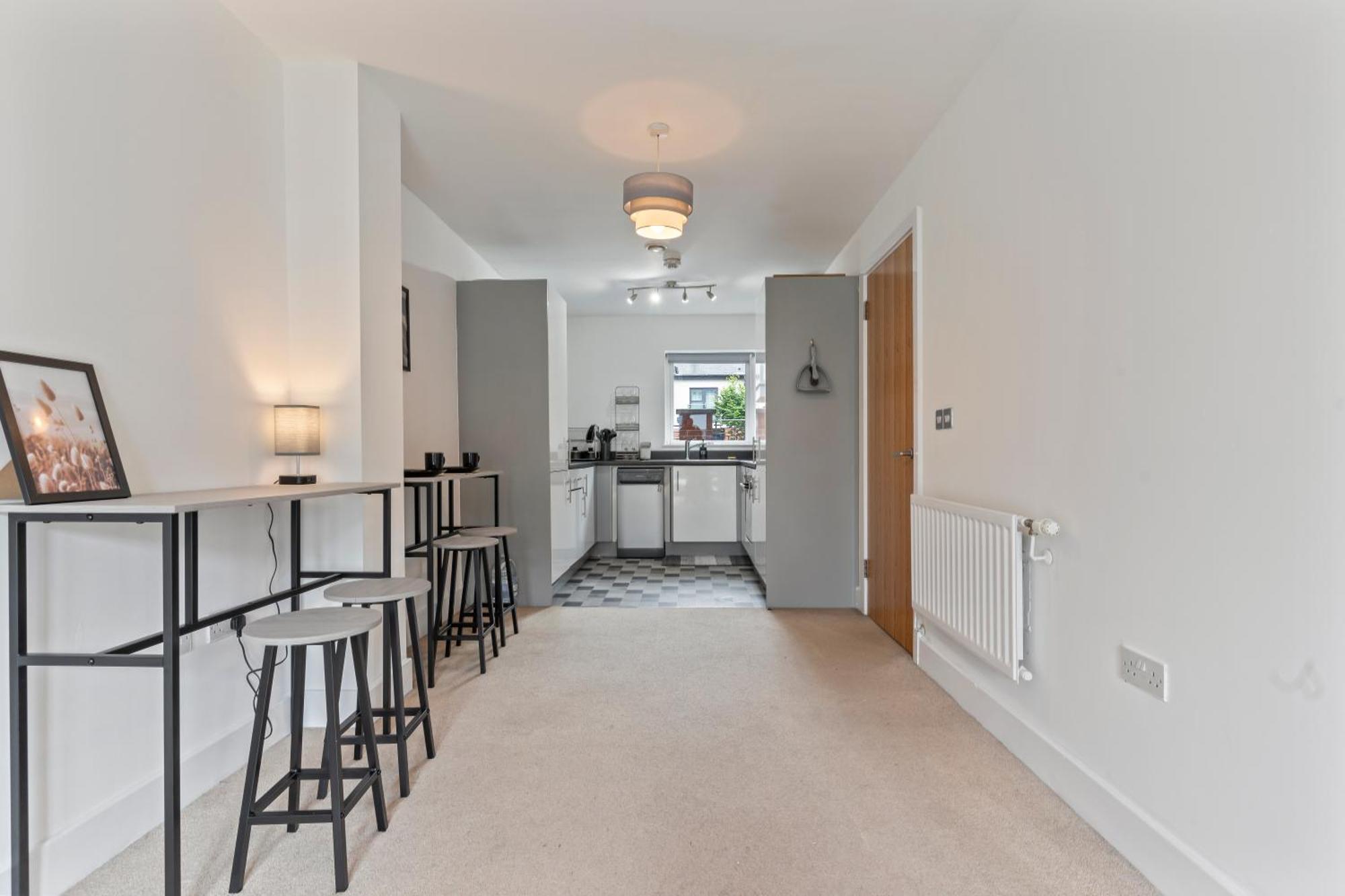 Apartment Spacious And Comfy 3 Bedroom House In Centre *