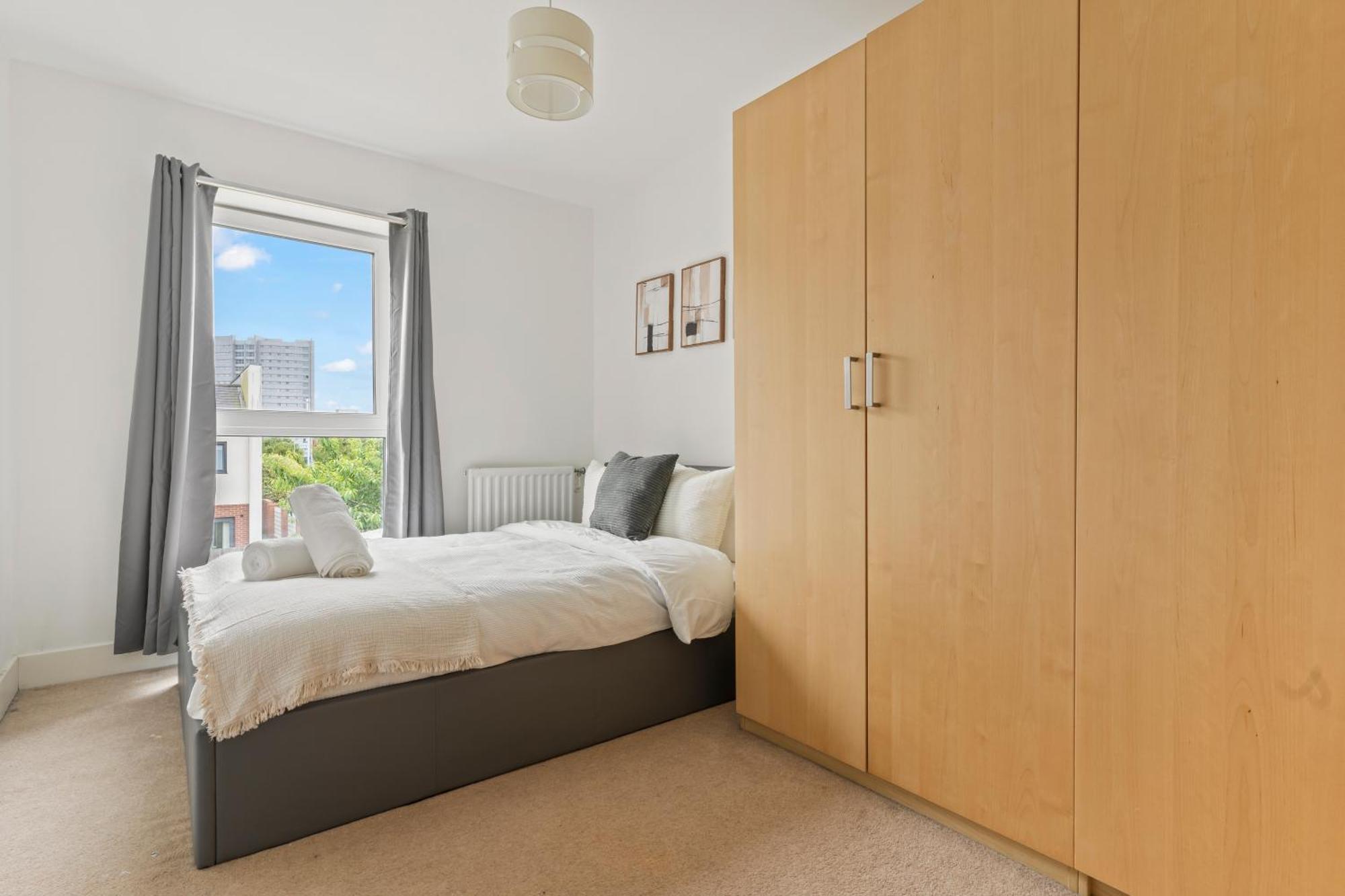Apartment Spacious And Comfy 3 Bedroom House In Centre