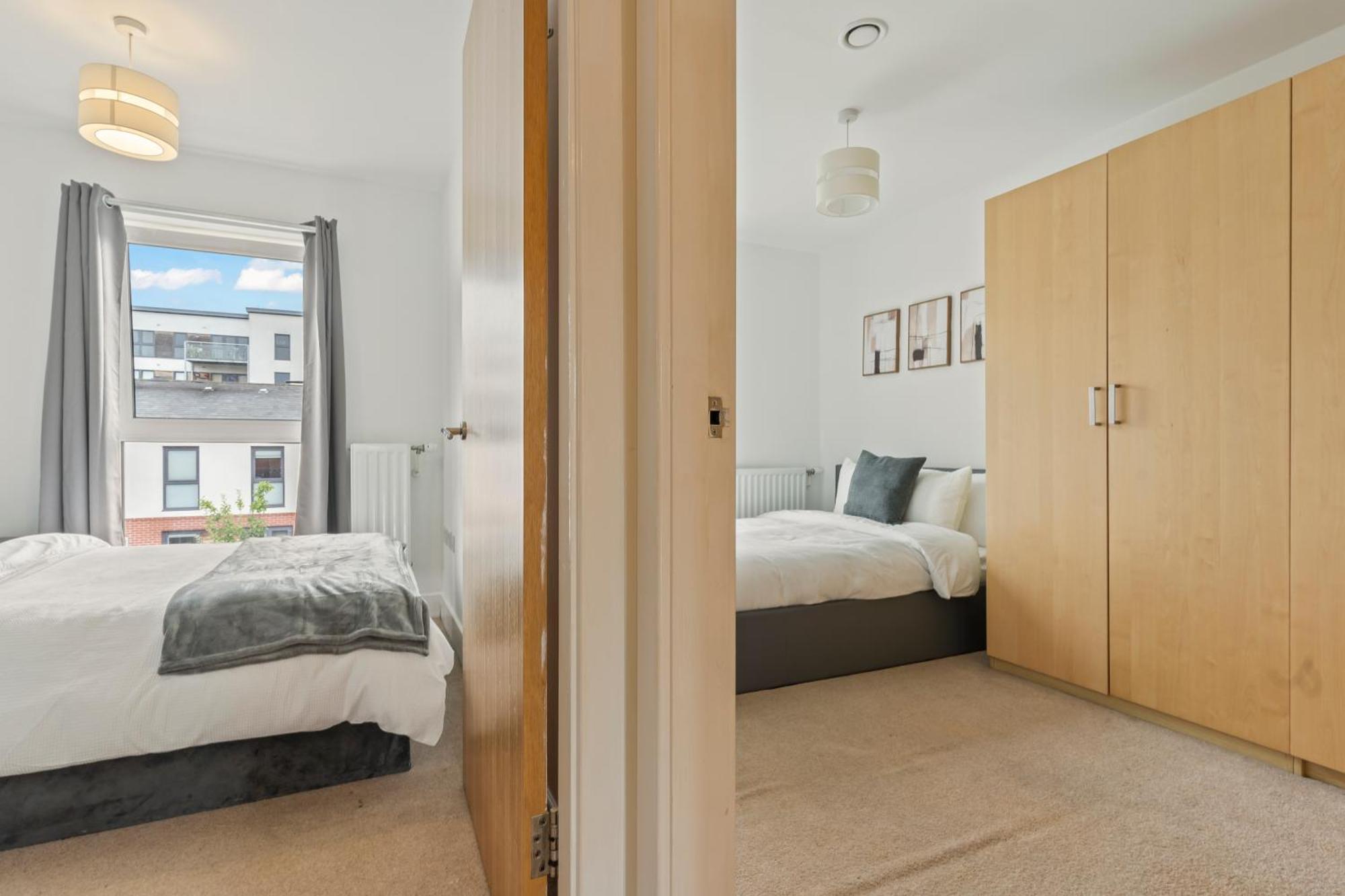 Spacious And Comfy 3 Bedroom House In Centre Apartment *